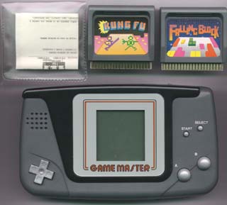 Game Master, 2 cartuchos y funda