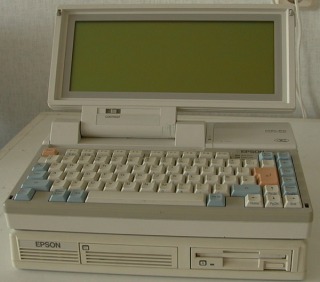 PX16 con pantalla plegable y unidades de disco